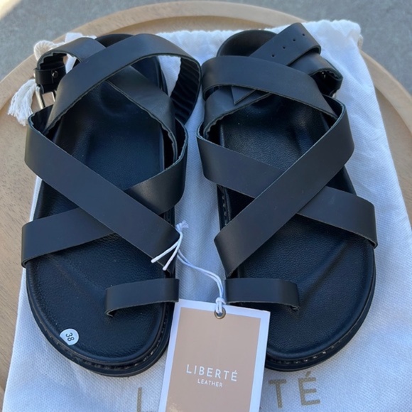 Liberte Brontë Chunky Leather Strapped Sandal | Black | Size 7 - Picture 3 of 8